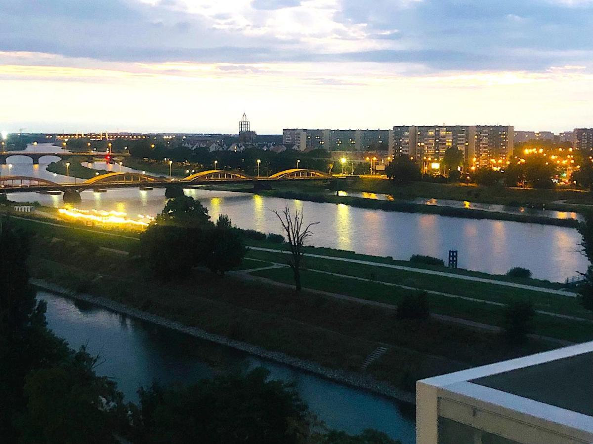 Apartament Z Tarasem I Widokiem Na Odre Vratislav Exteriér fotografie