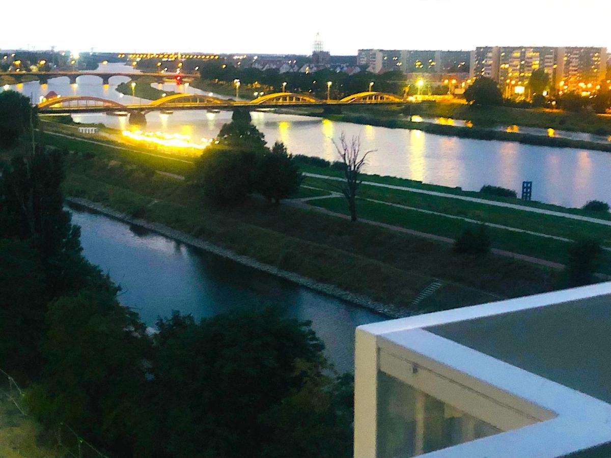 Apartament Z Tarasem I Widokiem Na Odre Vratislav Exteriér fotografie